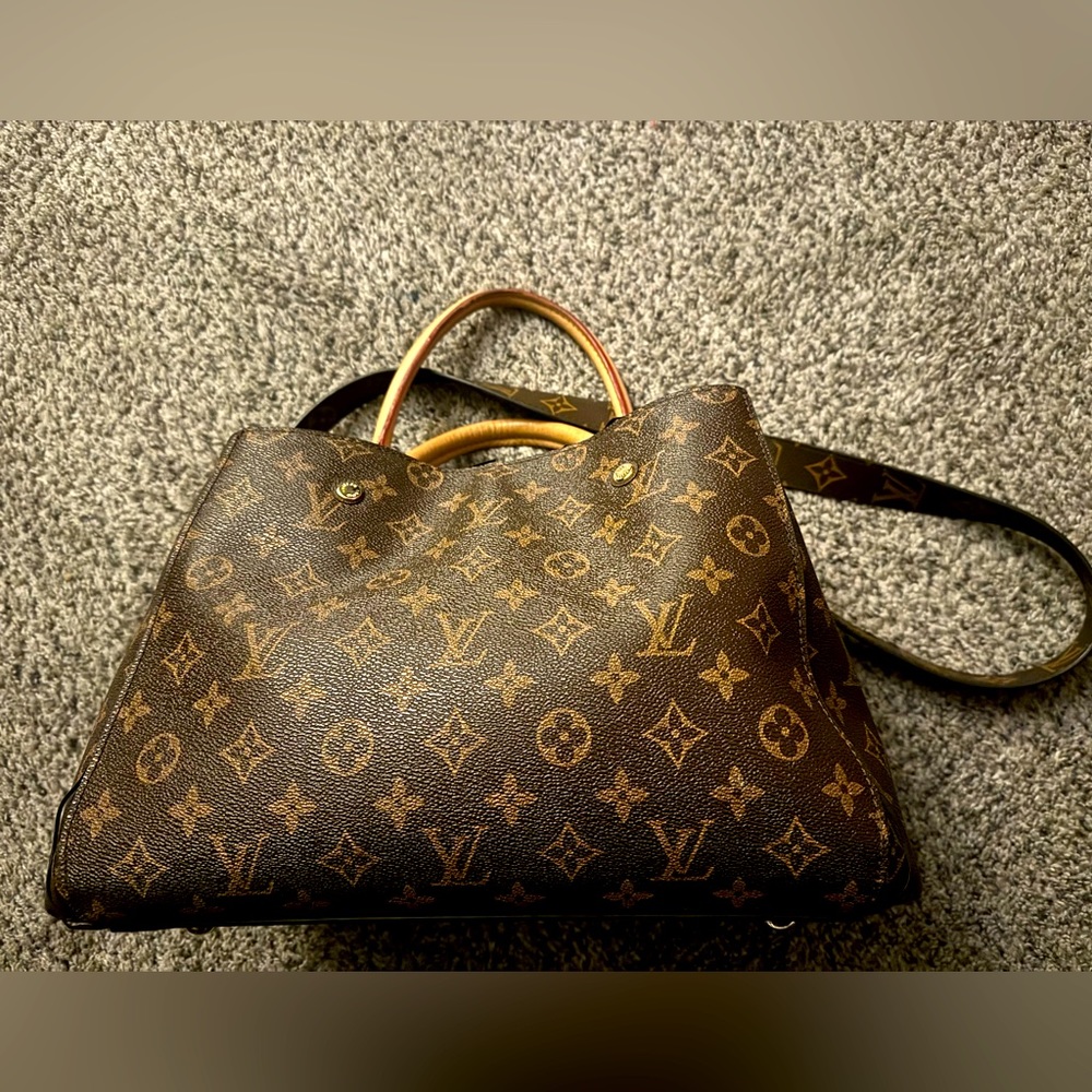 Louis Vuitton purse